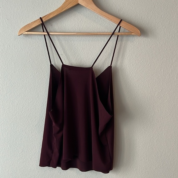 Brandy Melville Rhianna V-neck Flowy Tank Top in Burgundy OS - Picture 6 of 9
